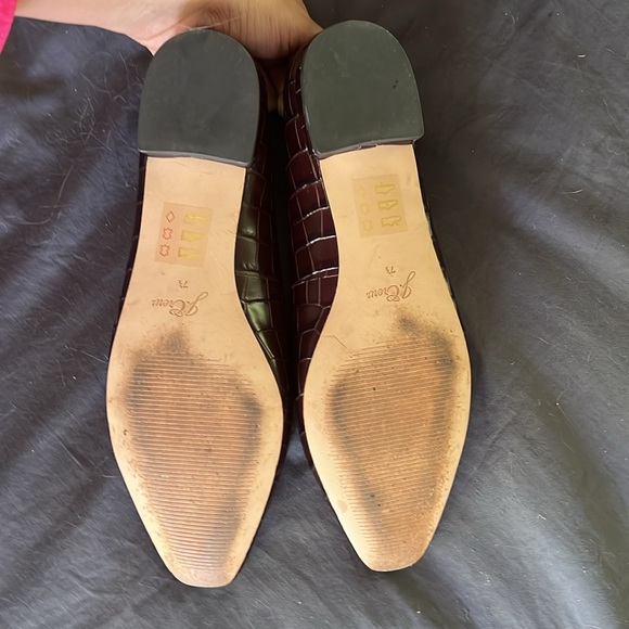 Croc flats - Picture 3 of 3